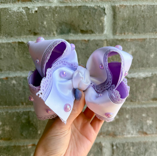 Lilac Scallop with Pearls 4in